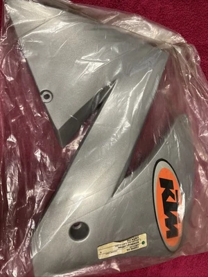 Alerón KTM EXC lado derecho Foto 1 de 3