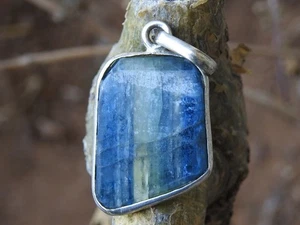 Kyanite Faceted Fancy Shape Cabochon Silver Polished Metal Pendent 22X16X4 MM - Picture 1 of 10