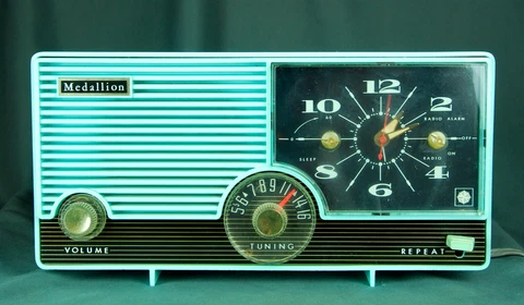 Vintage Medallion Turquoise Aqua AM Alarm Clock Radio Working Cover