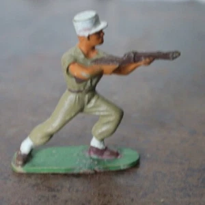STARLUX FIGUR SOLDAT ARMEE LEGIONÄR LEGION mit Gewehr - Bild 1 von 1