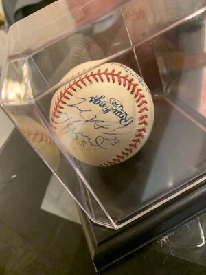 béisbol autografiado con 9 de los (Indios 2018) incluyendo Klubler. Foto 1 de 4