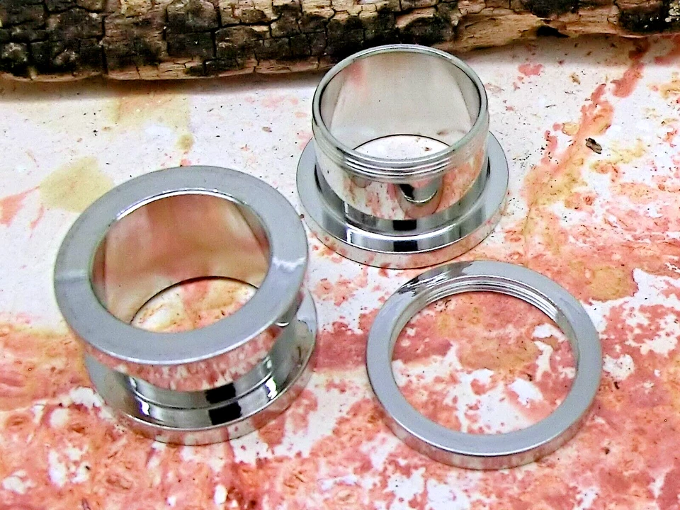 Piercing Orecchio Vite Tunnel Flesh Ear Plug Acciaio Inox 16mm Color Argento - Immagine 1 di 1