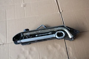 Origin. Wagenheber mit Bordwerkzeug und Abschleppöse für VW T5 T6 Transporter - Bild 1 von 9