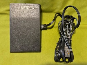 Blk Singer Sewing Machine 4830C Electronic Multi-Stitch Foot Pedal/Power Adapter - Picture 1 of 4