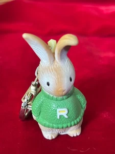 Suéter Plástico Marrón Conejo Conejo Verde Con Llavero R 4" Colgar - Imagen 1 de 4