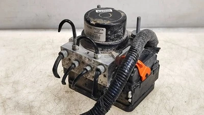 Bomba ABS 445400D280 ROB40293 Toyota Yaris 2017 Foto 1 de 3