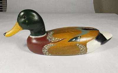 Vintage Madera Tallada Pintado a Mano Vidrio Ojos Mallard Drake Señuelo Pato Foto 1 de 4