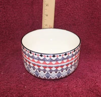 Signature Housewares Bowls - Colorful Serving, Pet Foto 1 de 4