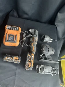 RIDGID Multi-Tool R8620-SERIES E Set W/4 Tool Attachments, 2 Batteries & Charger - Foto 1 di 7
