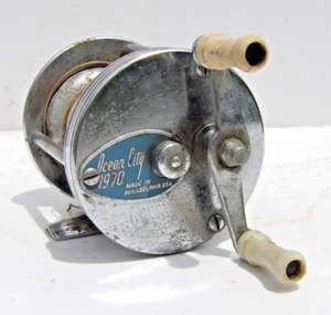 CARRETE DE PESCA VINTAGE OCEAN CITY 1970 PHILADELPHIA EE. UU. cebo fundición $9,95 sin precio de venta sugerido por el fabricante - Imagen 1 de 6