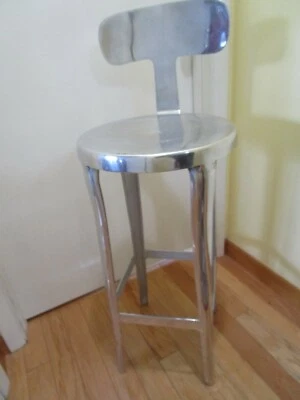 复古抛光铝制无臂锤击座椅吧椅凳 28 英寸 T 1990 年代独一无二 — 第 1/4 张图片