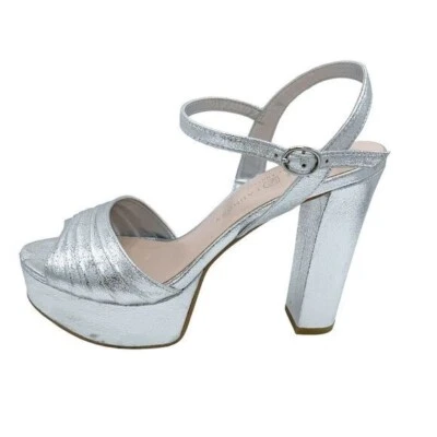 Sandalias de plataforma CHINESE LAUNDRY plateadas metálicas 9 Foto 1 de 4