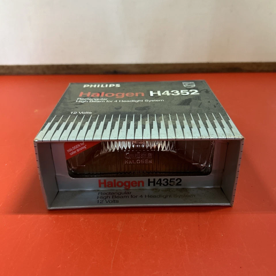 Bombilla halógena Philips H4352 para Chevrolet Camaro 1993-97 Foto 1 de 4