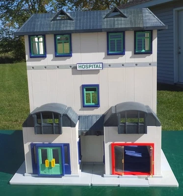 Playmobil Hospital Walls Floors Windows Doors Sidewalk for Charity - Image 1 of 4