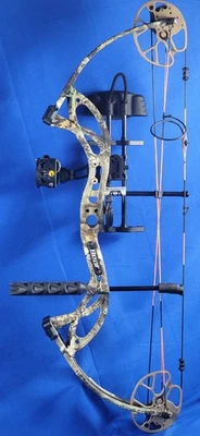 Arco composto Bear Cruzer G2 70 lb puxador - borda de árvore real - destro - pronto para caçar - EUA - Imagem 1 de 4