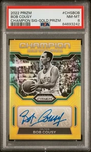 2022-23 Panini Prizm Gold Bob Cousy Champion Firme Auto 01/10 PSA 8 POP 1 - Foto 1 di 2