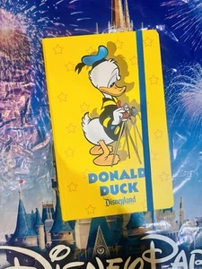 Neu 2025 Disney Parks Disneyland Donald Duck Hardcover Journal in der Hand - Bild 1 von 1