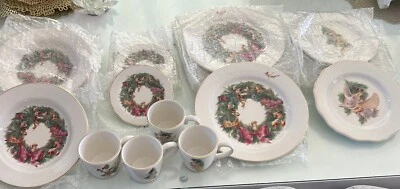 Juego de platos de China de Navidad de Disney personajes de Disney con adornos dorados Dumbo 20 piezas NUEVO DE COLECCIÓN Foto 1 de 4