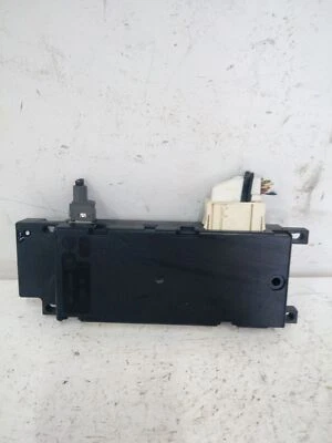 Prise Aux / USB Pour CITROEN C3 Picasso 9666001080(08>) - Photo 1/4