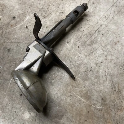 Mercedes-Benz 240D 1974-83 OEM bomba de aceite de motor usada de fábrica Foto 1 de 4