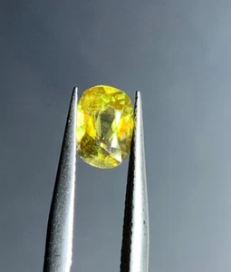 0.75 ct Beautiful Oval Cut Pakistan Green Sphene Natural Gemstone Fire - Picture 1 of 11