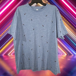 Camiseta F&F Calce Regular Azul Estampado de Loro Tropical Patrón de Pájaro Informal - Talla 2XL - Imagen 1 de 5