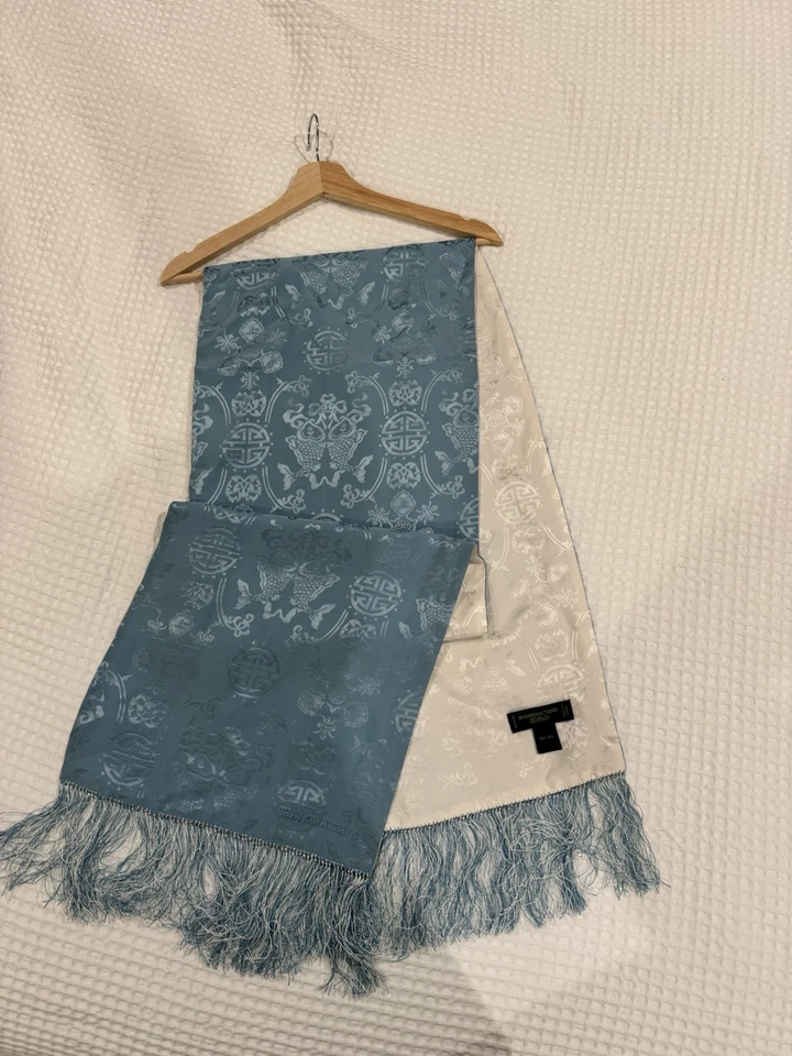 Bufanda de seda de diseñador Shanghai Tang Foto 1 de 4