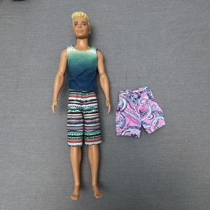 Muñeca Barbie Ken Mattel con ropa extra - Imagen 1 de 7