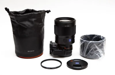 Sony ZA SAL135F18Z 135mm f/1.8 f1.8 Carl Zeiss T* A Mount + LA-EA4 Mount Adapter - Image 1 of 4