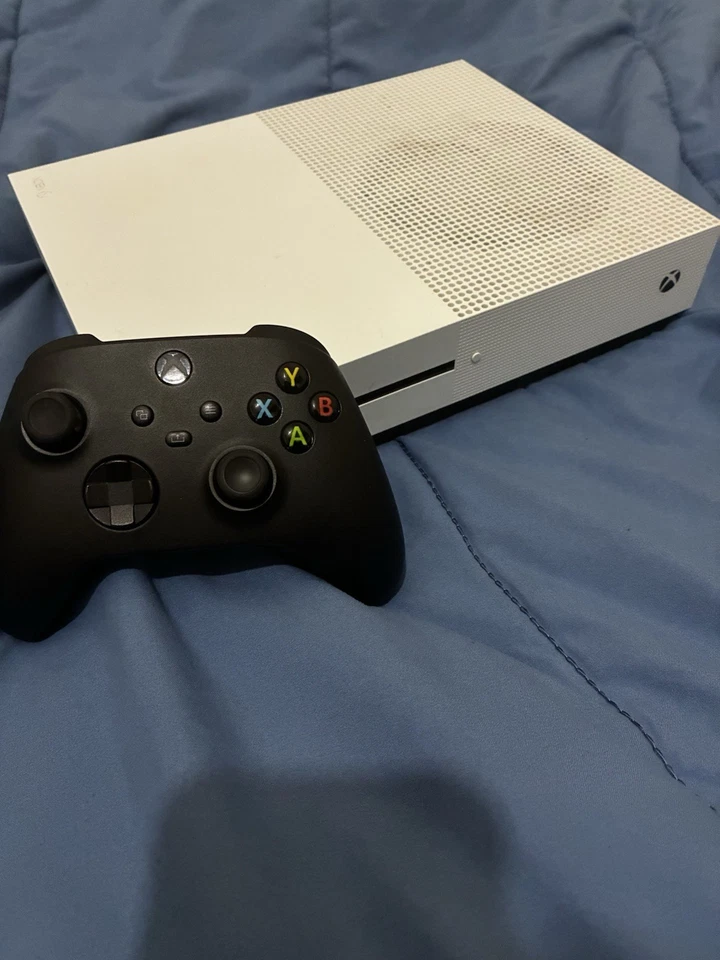 Xbox One S Console with Controller (No cables) - Image 1 of 3