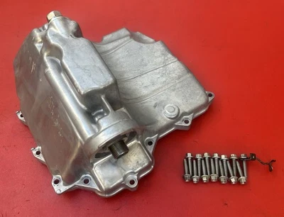 2016 - 2020 Kawasaki NINJA ZX10R MOTOR ÓLEO PANELA PICK UP FABRICANTE DE EQUIPAMENTO ORIGINAL 49034-0564 - Imagem 1 de 4