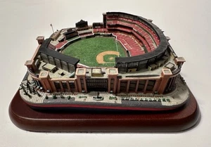 SIEHE BILDER St. Louis Cardinals Neu Busch Stadium Danbury Neuwertig Replik Modell LESEN - Bild 1 von 18