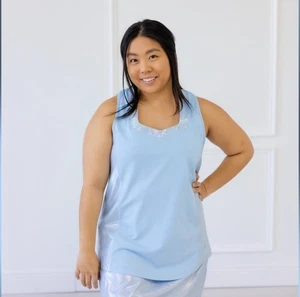 NWT Crowned Athletics Sky Prism Flow Tank Top Small - Picture 1 of 7