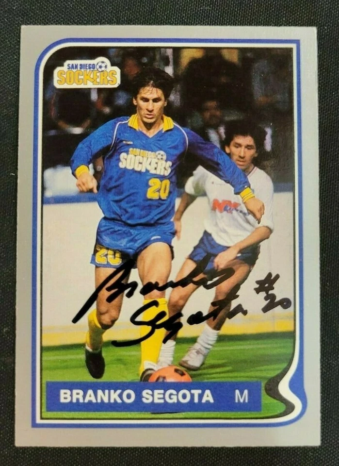 ВИНТАЖНАЯ ФУТБОЛЬНАЯ КАРТОЧКА SAN DIEGO SOCKERS MLS BRANKO SEGOTA NO53 С СЕРТИФИКАТОМ ПОДЛИННОСТИ (AL) M11 SC - Изображение 1 из 2