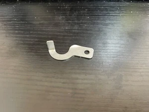 Hobart N50 Mezclador Comercial Parte 00-291444-00002 Abrazadera de Tazón, Mano Derecha - Imagen 1 de 3