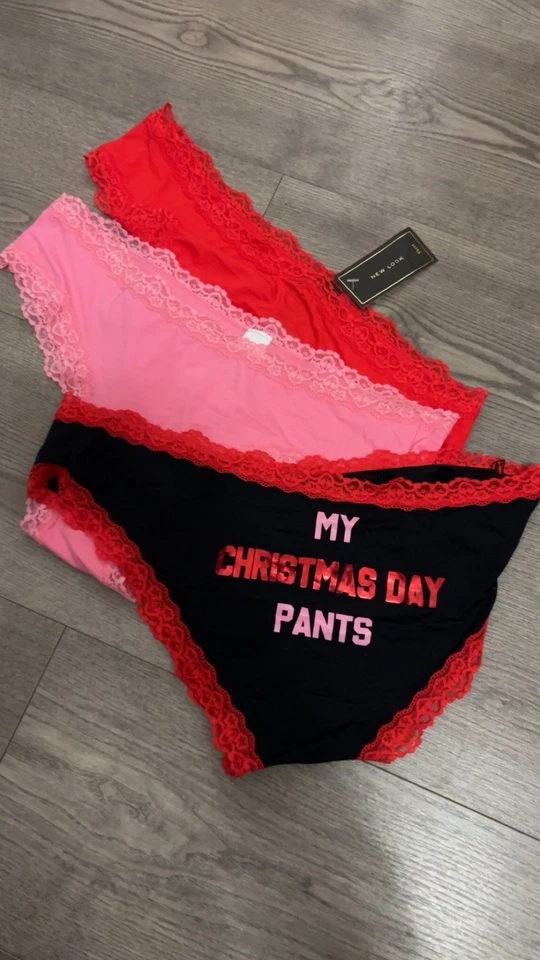 BNWT  NEW LOOK red Christmas knickers 3 pack  - Image 1 of 1