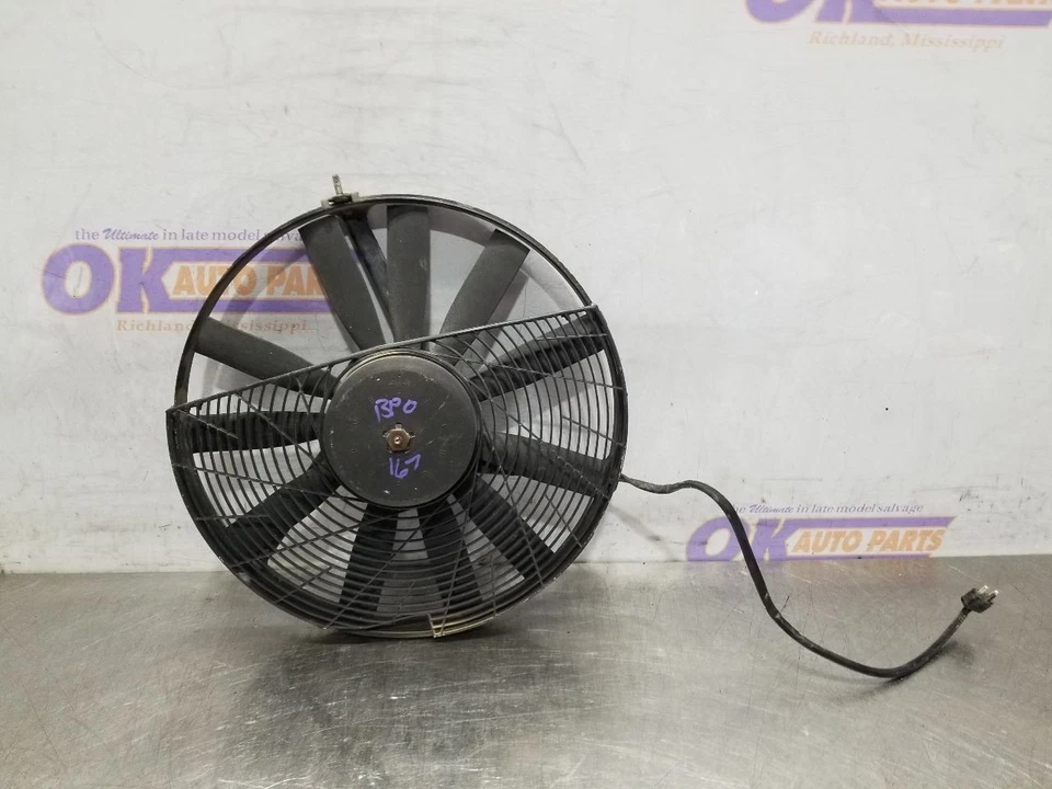 88 1988 MERCEDES-BENZ 560SL 107 TYPE 5.6L FAN AND FAN MOTOR ASSEMBLY - Image 1 of 4