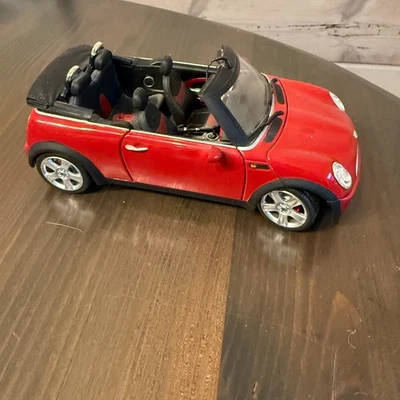 2004 HOTWHEELS 1:18 Mini Cooper Cabrio Red - Image 1 of 4
