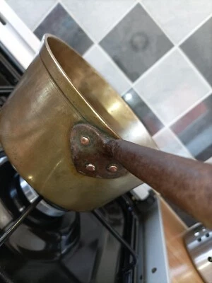 Heavy Brass Saucepan Cooking Pot Iron Handle Copper Rivets Vintage 17.5cm (33) - Image 1 of 4