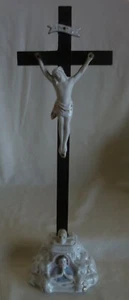 ALTES HOLZKREUZ MIT PORZELLANSOCKEL & SCHÄDEL - CHRISTUS JESUS RELIGIÖSES KREUZZIFIX - Bild 1 von 12