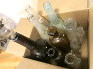 Lote de botellas vintage - varios colores y fabricantes - Imagen 1 de 8