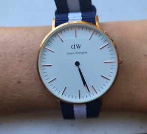 Ladies Daniel Wellington Watch - Picture 1 of 4