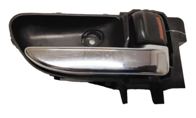 Subaru Forester : 2003, 2004, 2005, 2006, 2007, 2008, Right Interior Door Handle - Image 1 of 4