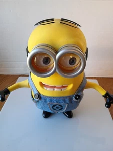 Thinkway Despicable Me 2: MINION DAVE Action Figure INTERACTIVE Toys R Us TALKS! - Picture 1 of 18