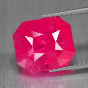 Piedra preciosa espinela natural Mahenge color rosa vivo de 7,14 quilates, Tanzania - Imagen 1 de 2