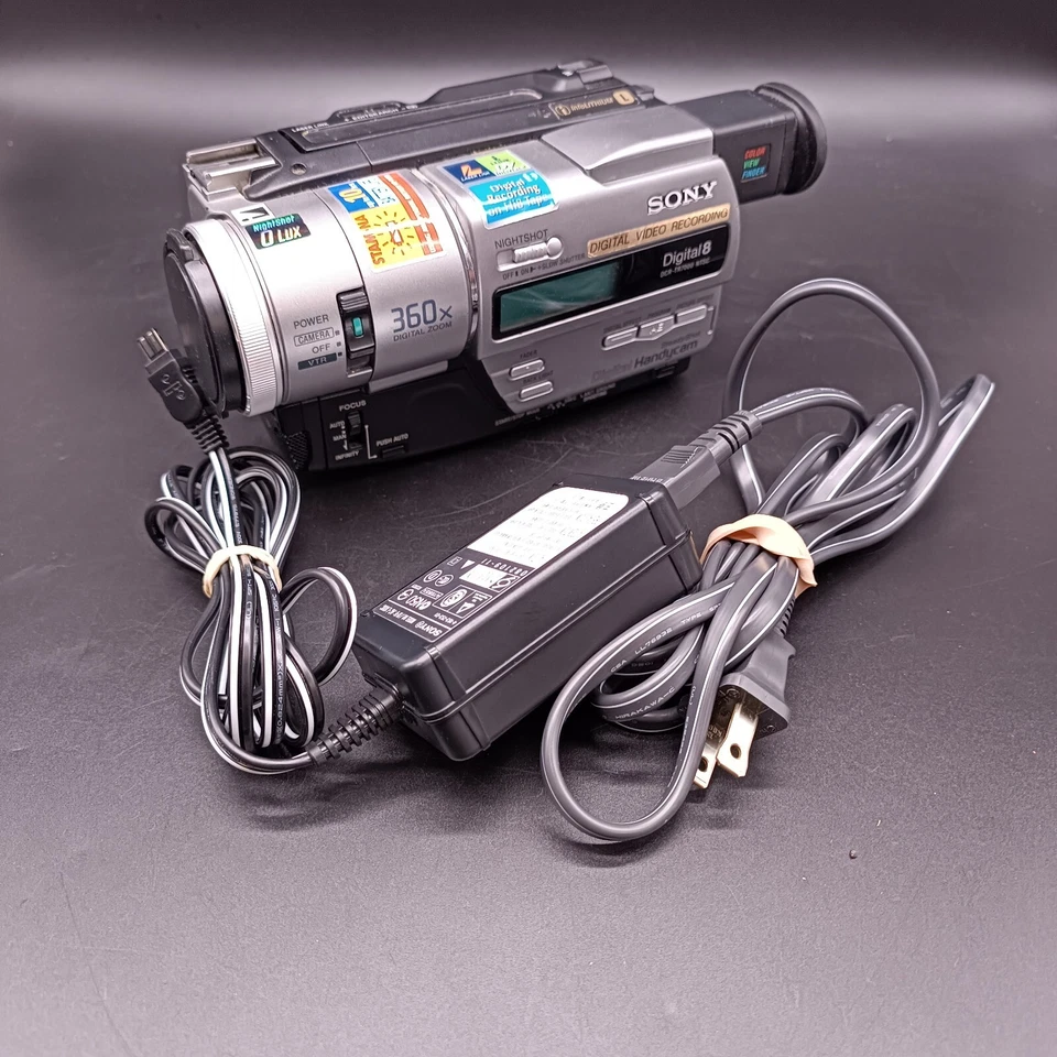 PARTS ONLY Sony DCR-TR7000 Handycam Camcorder Digital8 Hi8 Please Read More - Image 1 of 4