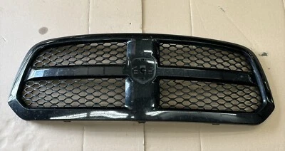 Dodge RAM 1500 2013 a 2018 parrilla delantera 68197703AA 7745R OEM Foto 1 de 4