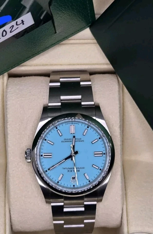 Rolex Oyster Perpetual 126000 Pulsera Oyster de Plata con Bisel de Plata Foto 1 de 1