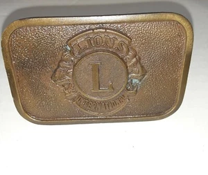 Hebilla de cinturón vintage Lions International con patena - Imagen 1 de 3
