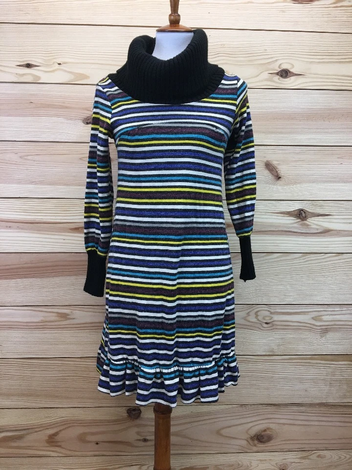 Vestido Suéter Hazel Pequeño Cuello Tortuga Manga Larga Volantes Dobladillo Rayas Colorido B20 Foto 1 de 4